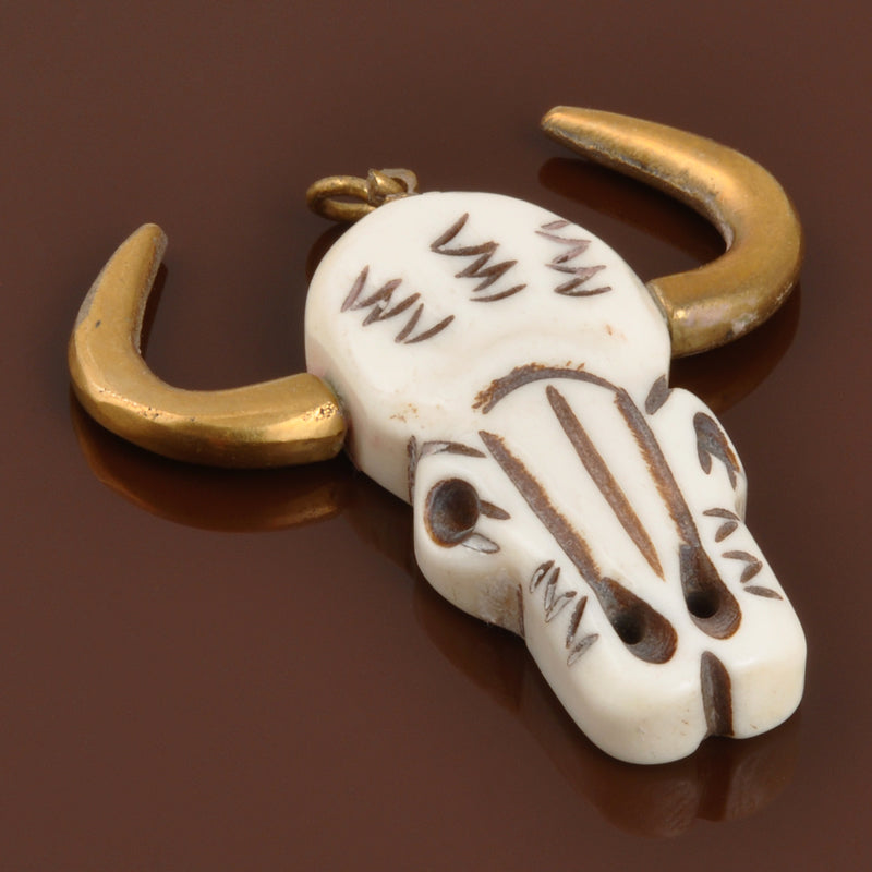 Carved Pendants-43x52mm Cow Skull with Brass Horns-Off White-Quantity 1