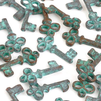 Casting Charm Wholesale-8x17mm Tiny Skeleton Key-Green Patina